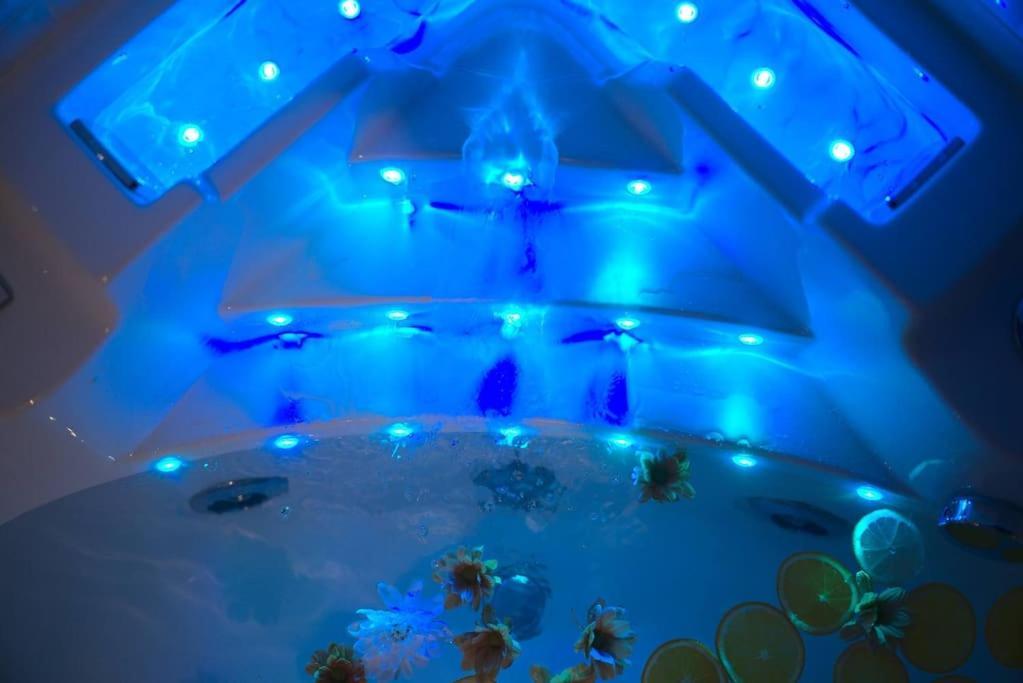 Luxury Room Jacuzzi Centre Ville Haut De Gamme Mulhouse Exterior foto